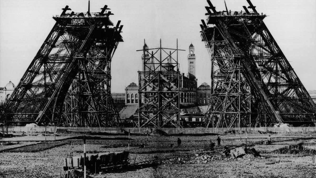 La Torre Eiffel en construcción