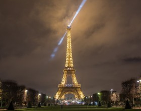 Torre Eiffel iluminada