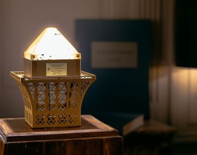 Un diamante de luz de la Torre Eiffel
