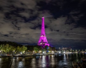 La Torre Eiffel en rosa