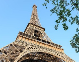La Torre Eiffel desde los jardines 