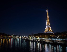 Vista de la reluciente Torre Eiffel