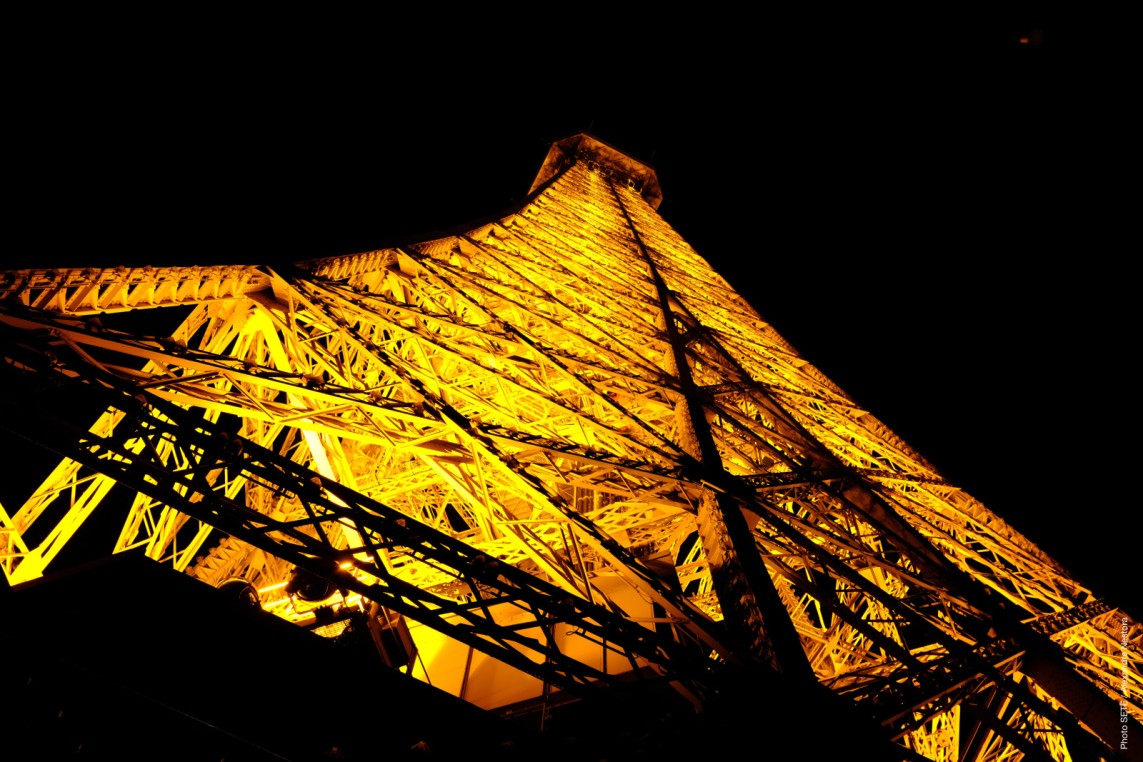 La Torre Eiffel de noche