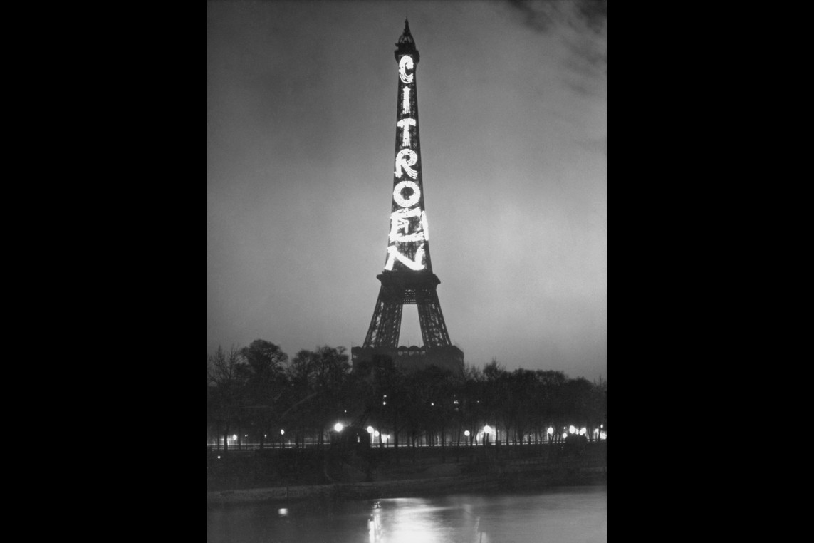  Torre Eiffel iluminada André Citroën