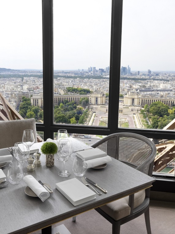 Restaurante Le Jules Verne