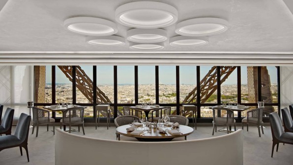 El restaurante Jules Verne, en la segunda planta